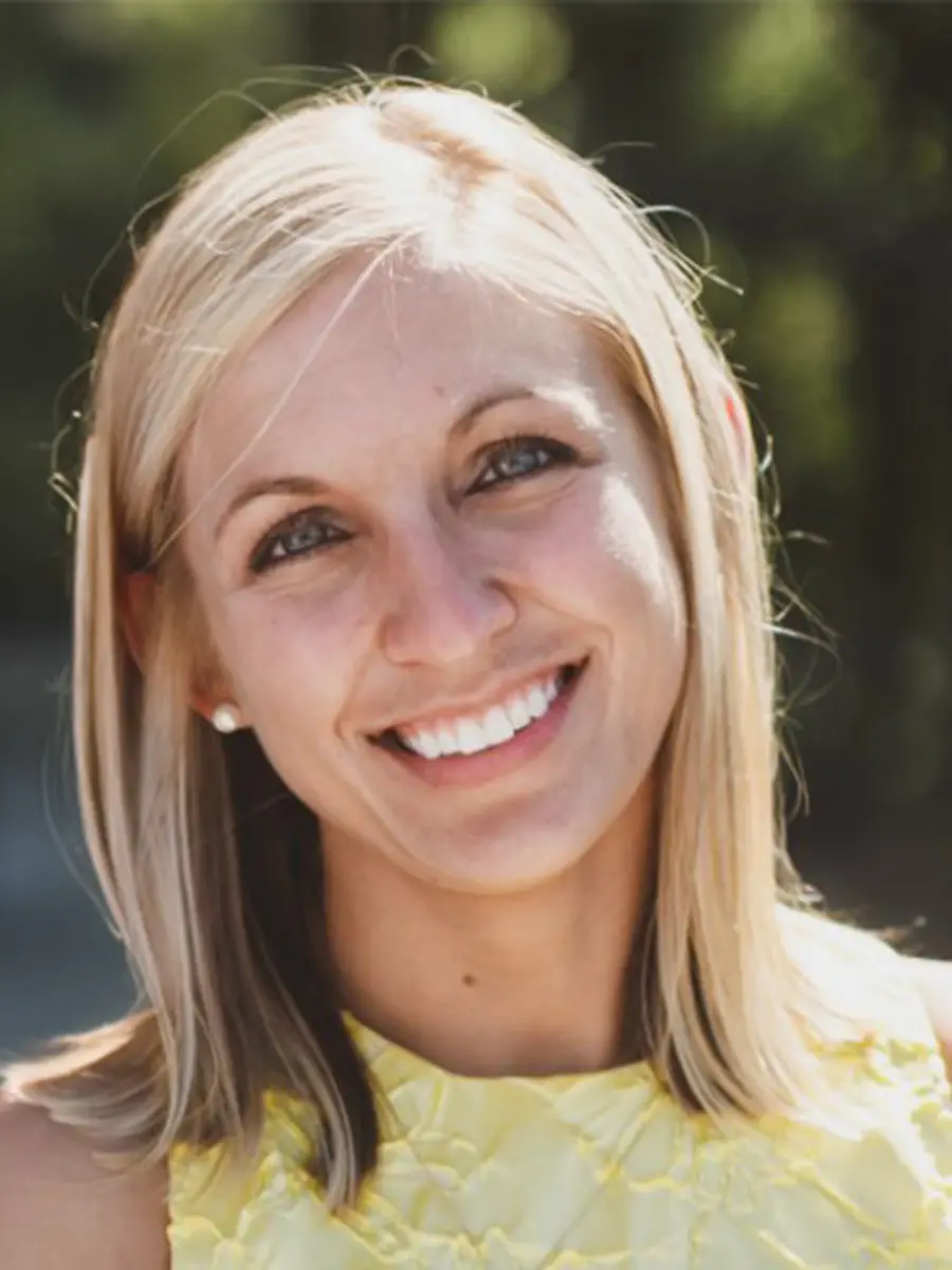 Headshot of Becky Dausch