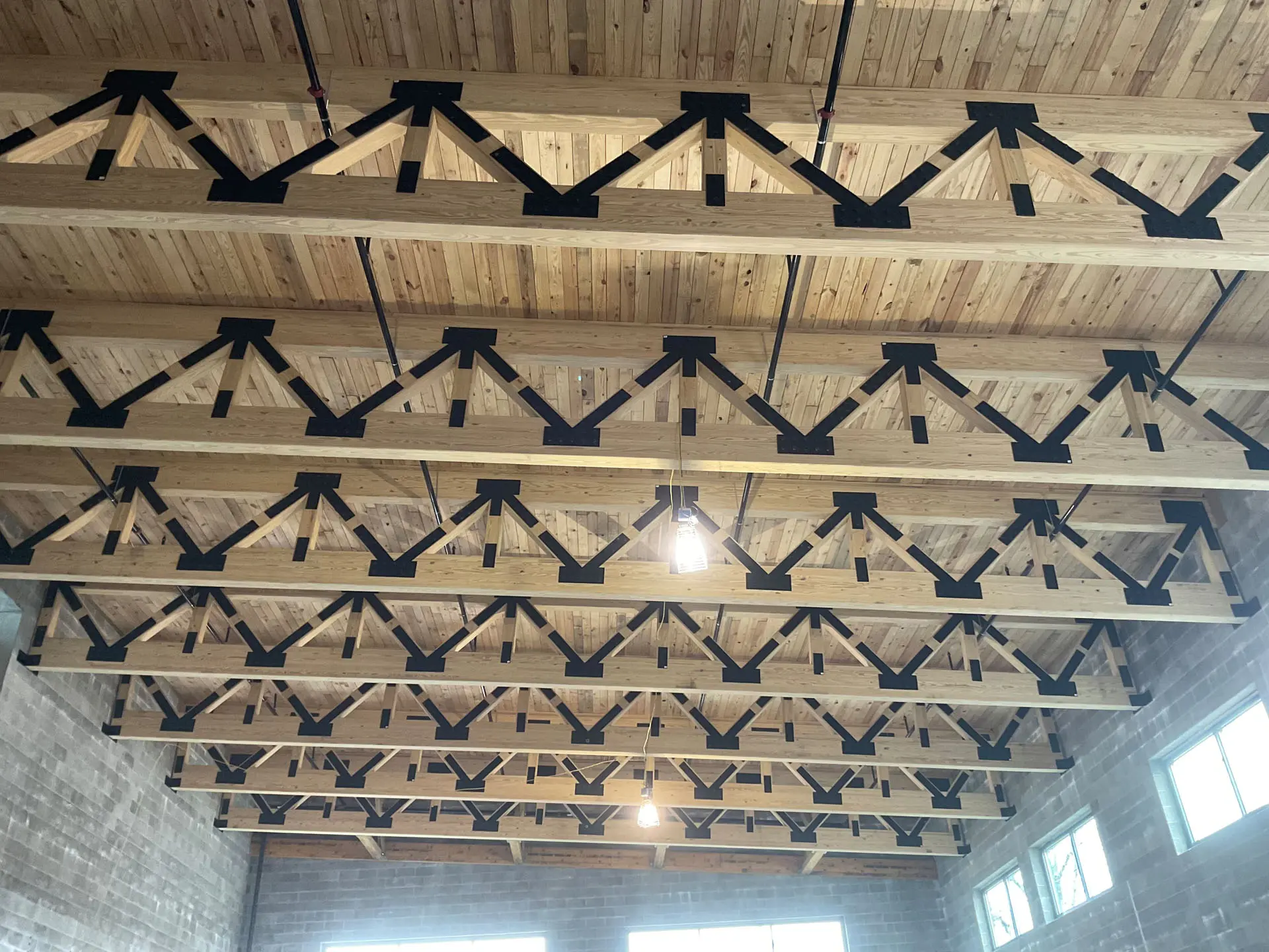Cross timber roof at Eden Park Elementary School